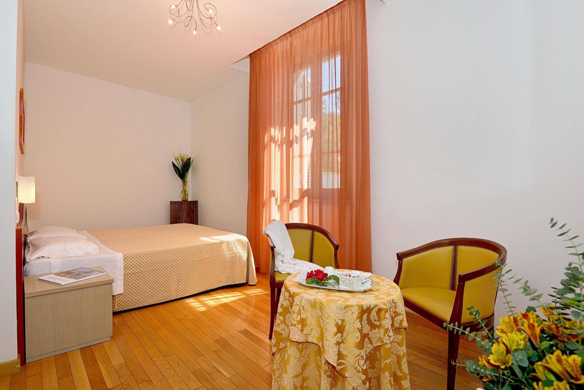 Hotel La Colonna Siena Esterno foto