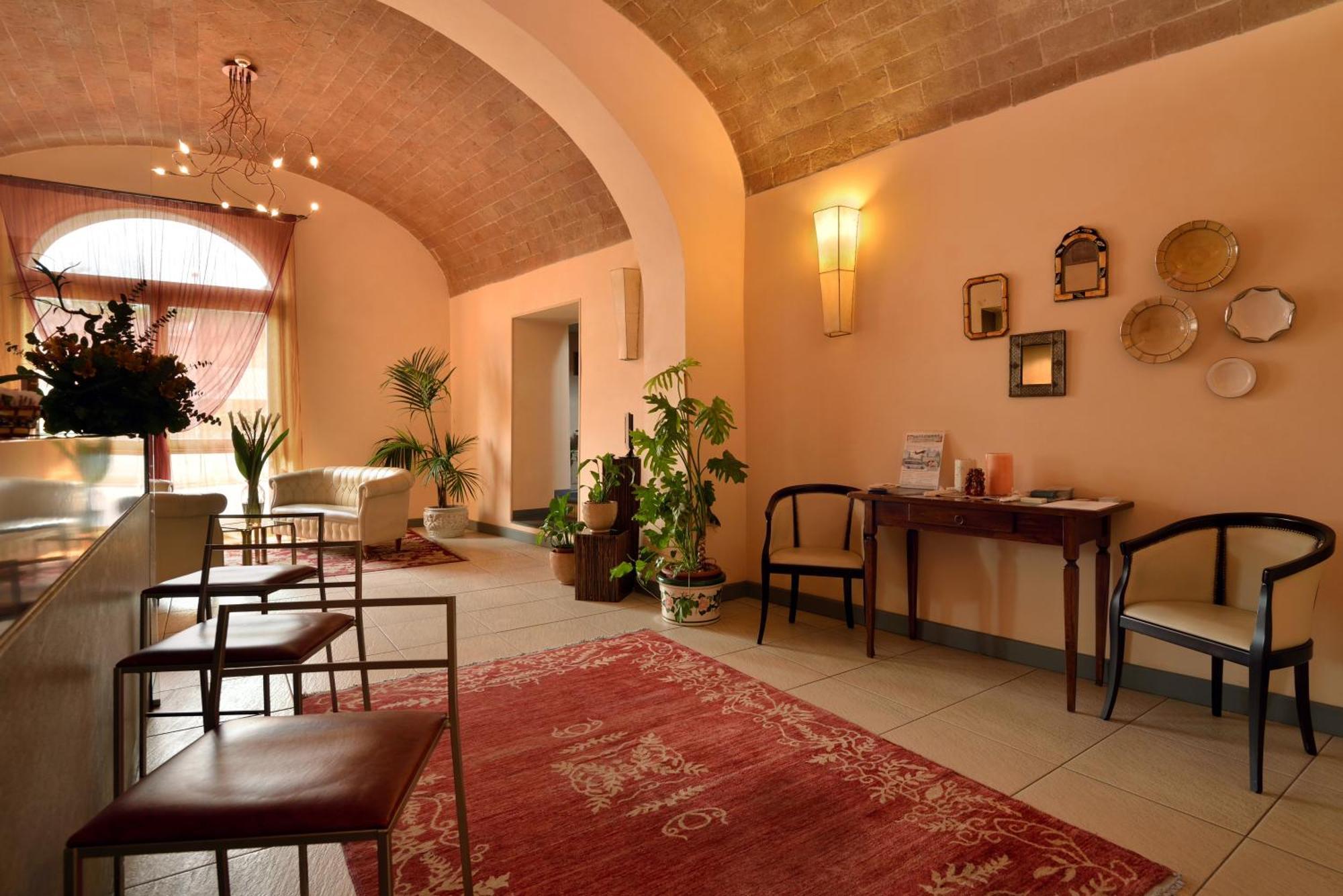 Hotel La Colonna Siena Esterno foto