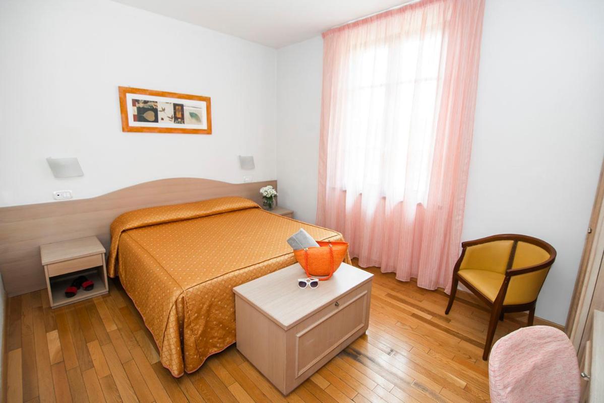 Hotel La Colonna Siena Esterno foto
