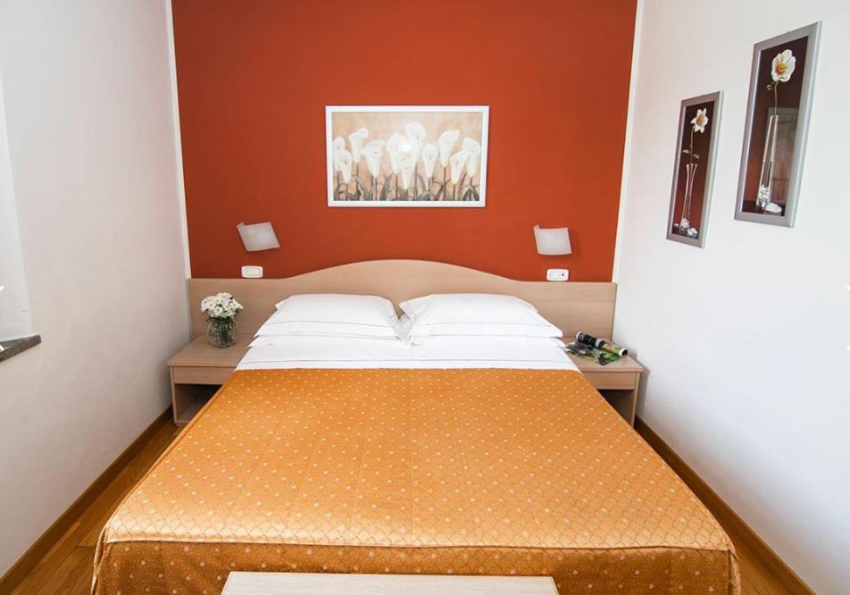 Hotel La Colonna Siena Esterno foto