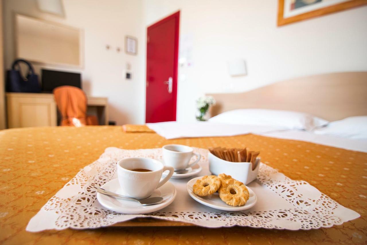 Hotel La Colonna Siena Esterno foto