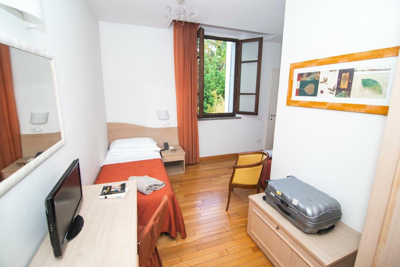 Hotel La Colonna Siena Esterno foto