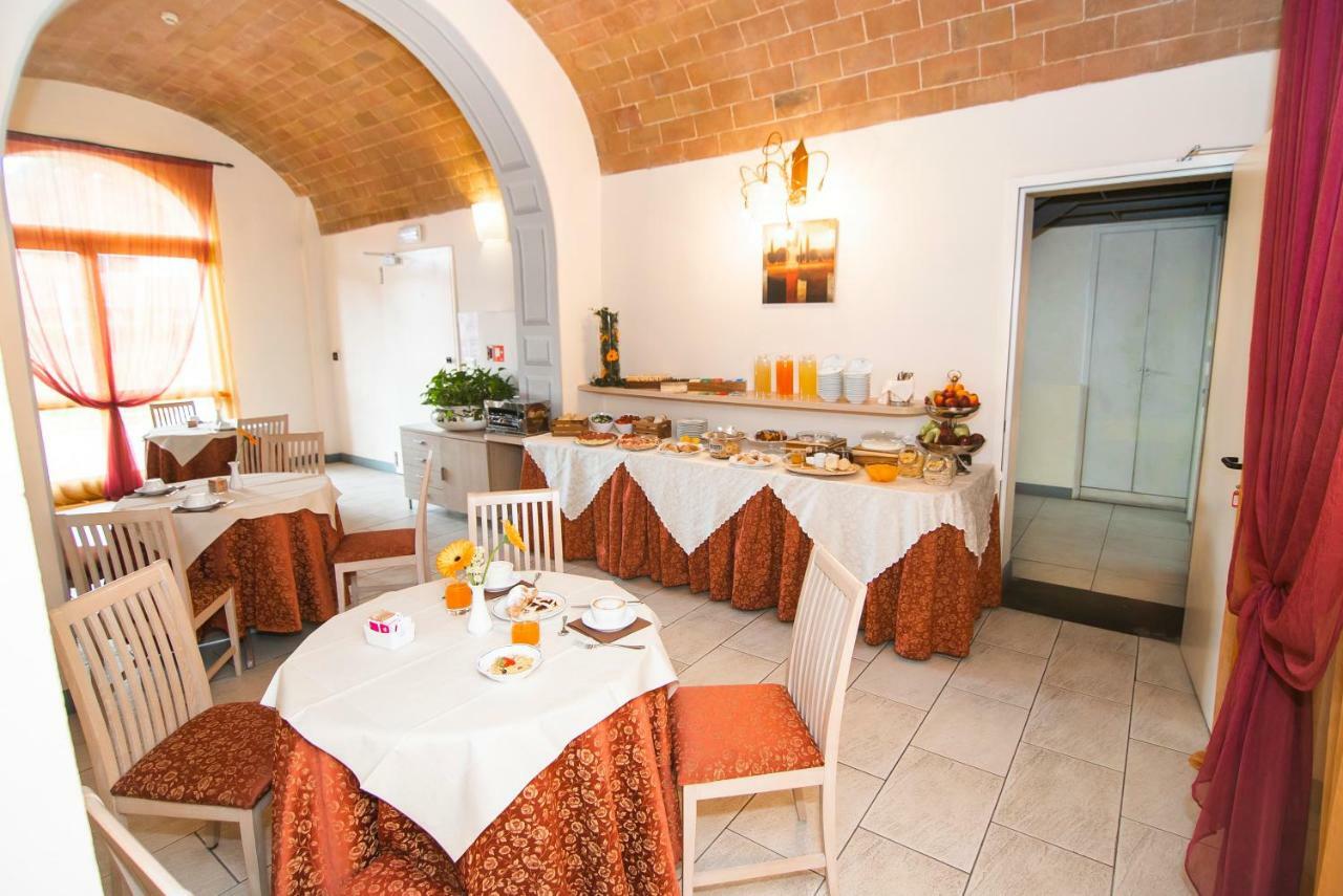 Hotel La Colonna Siena Esterno foto
