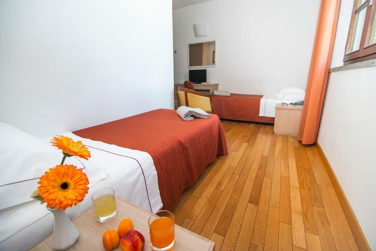 Hotel La Colonna Siena Esterno foto